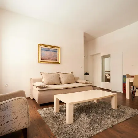 Central Inn Apartments Sarajevo דירה *